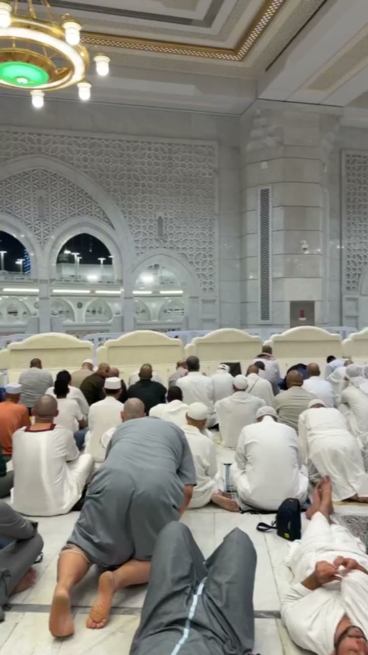 Harem-i Şerif'te Sabah Namazı